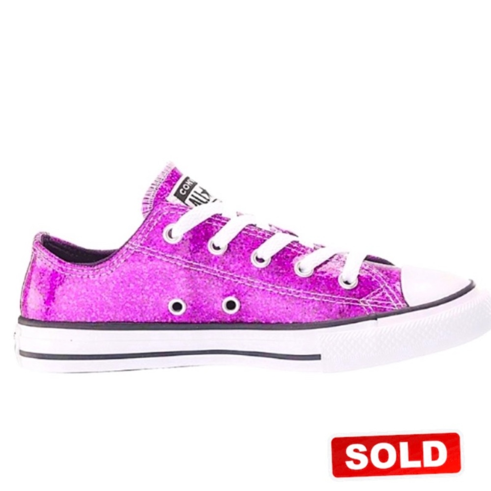 ✨SOLD ON MERCARI✨Converse Kids Chuck Taylors